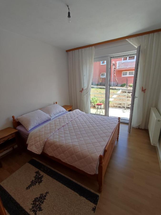 Apartman Bor リヴノ エクステリア 写真