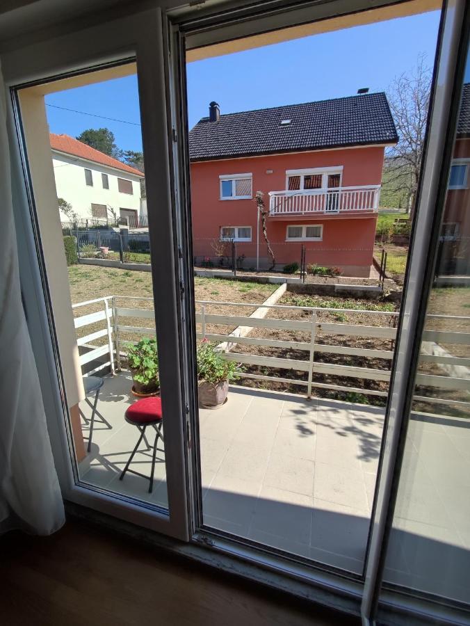 Apartman Bor リヴノ エクステリア 写真