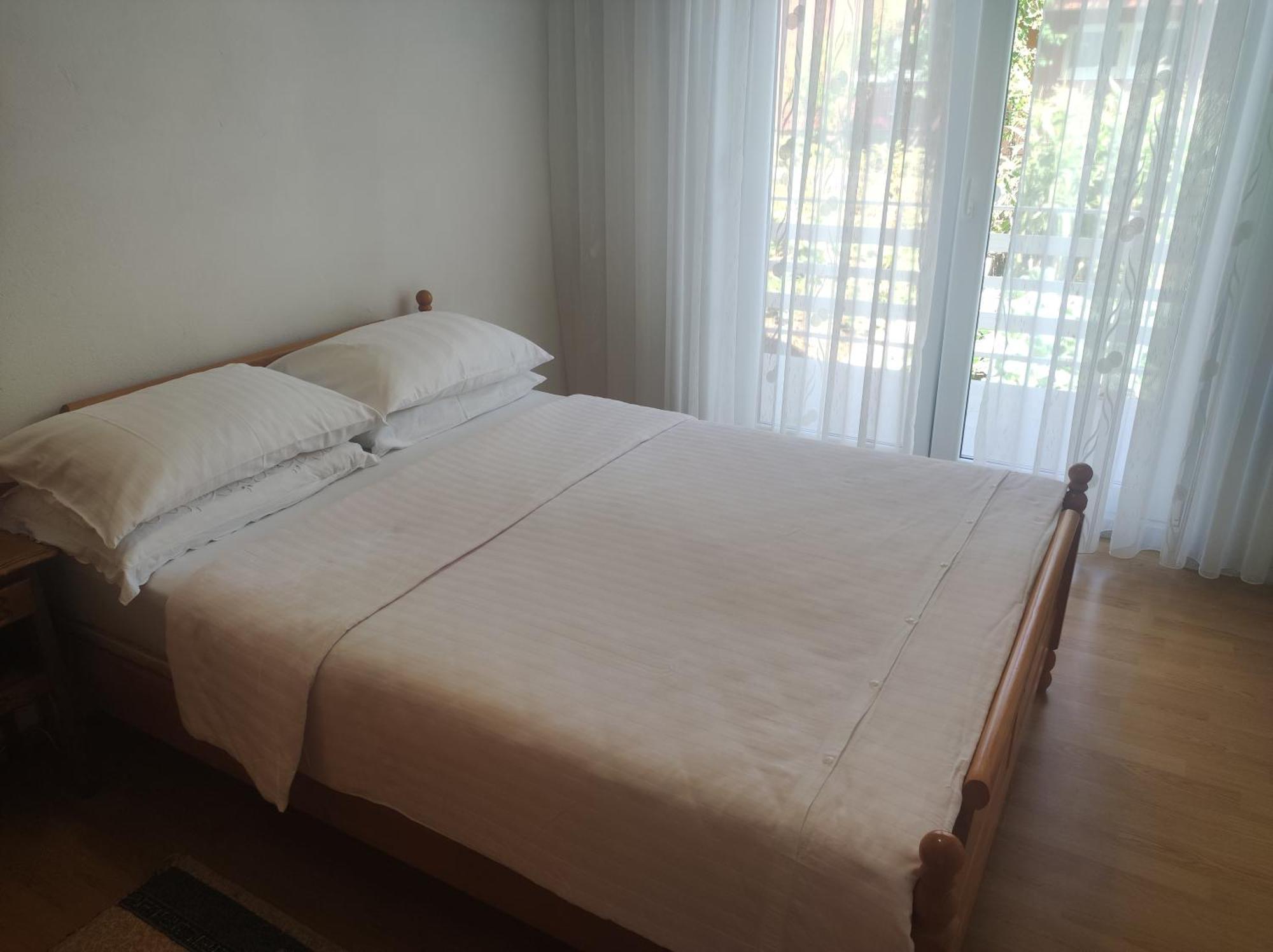 Apartman Bor リヴノ エクステリア 写真
