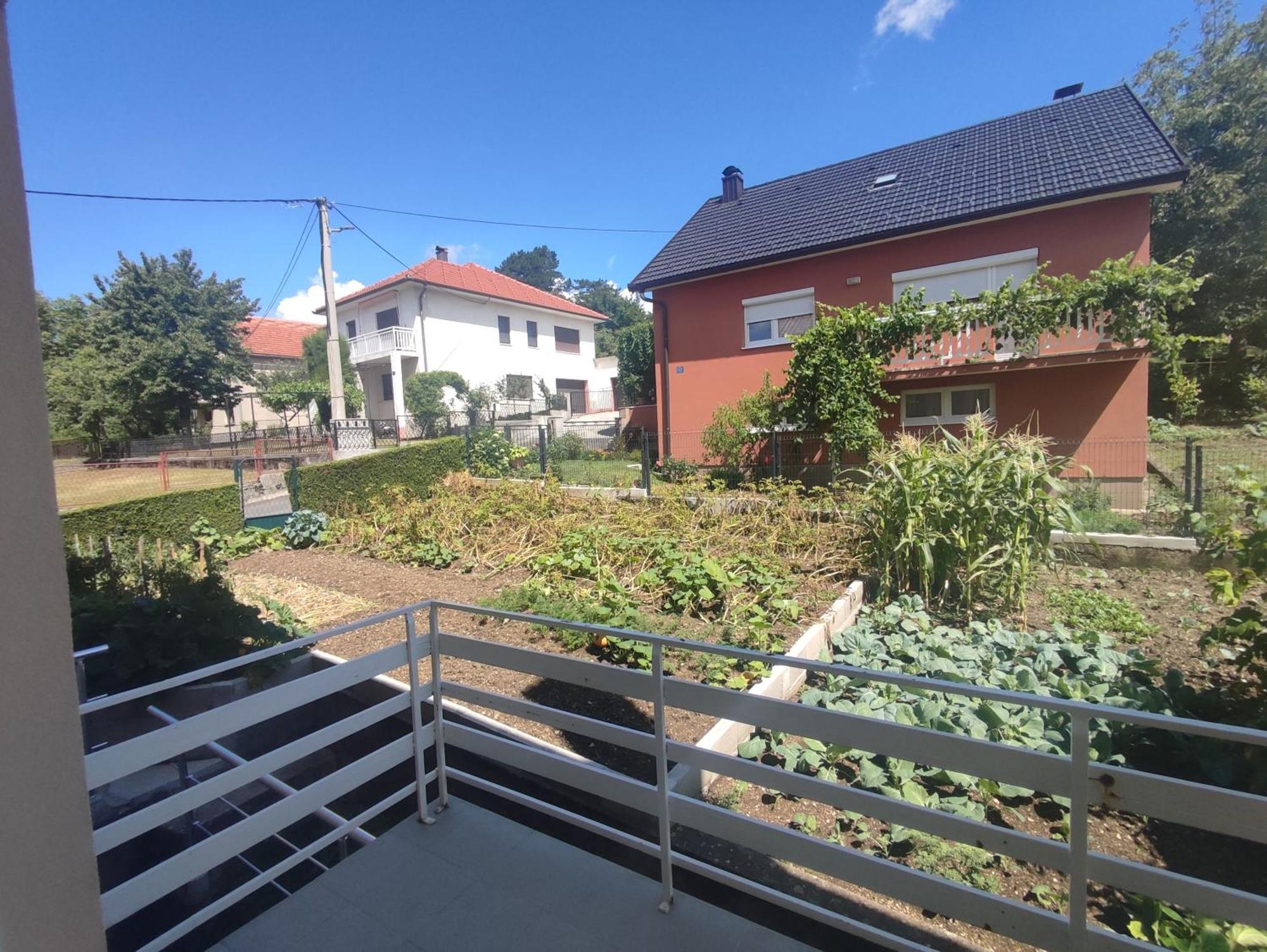 Apartman Bor リヴノ エクステリア 写真