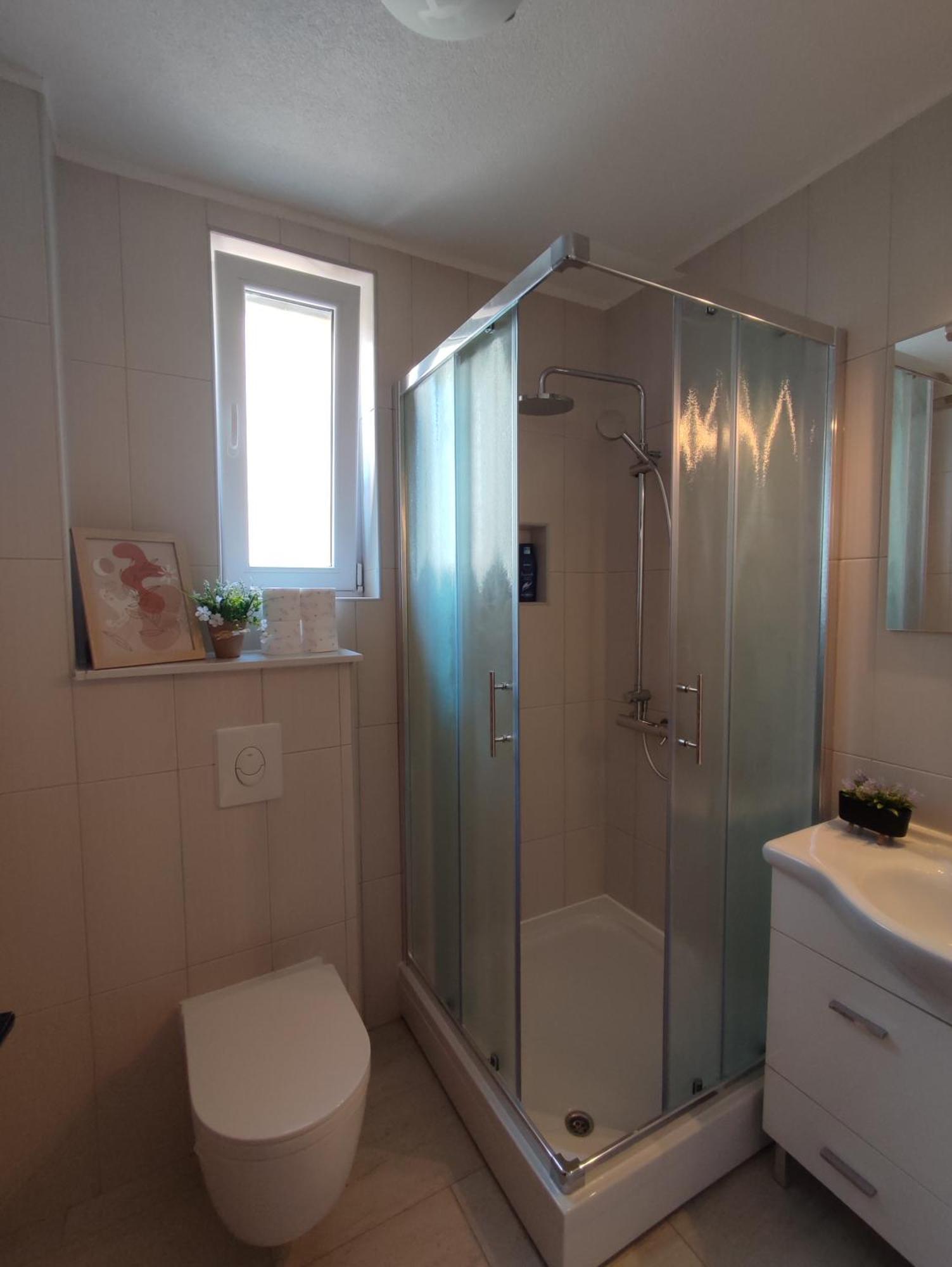 Apartman Bor リヴノ エクステリア 写真